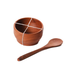 Pocillo de madera con cuchara