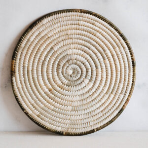 aduja borde cafe con fondo