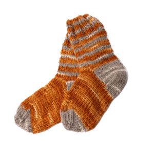 Calcetines de lana color naranja infantil