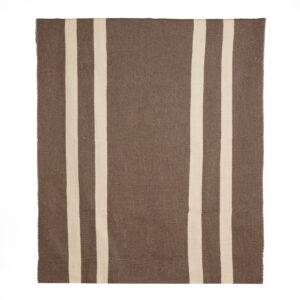 Alfombra de lana XL café con líneas crudo 225 x 170 cm.
