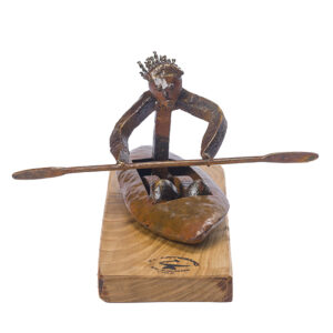 escultura mujer kayak
